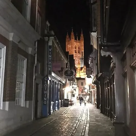 Grand Apartment In Historic Building With Free Parking Canterbury Exterior photo