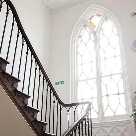 Grand Apartment In Historic Building With Free Parking Canterbury Exterior photo