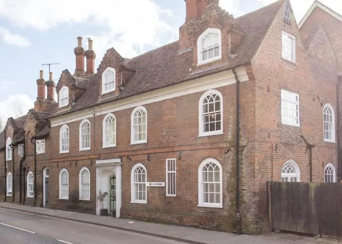 Grand Apartment In Historic Building With Free Parking