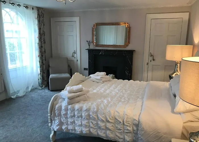 Grand Apartment In Historic Building With Free Parking